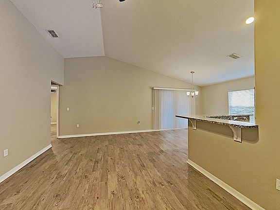 4th image of 2768 Oak Hammock Loop