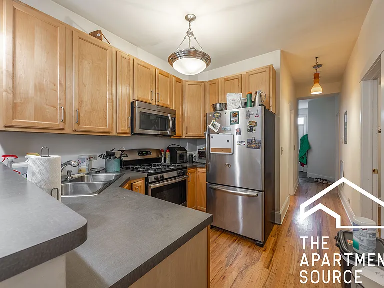 1935 N Wood St #2 — Photo 7