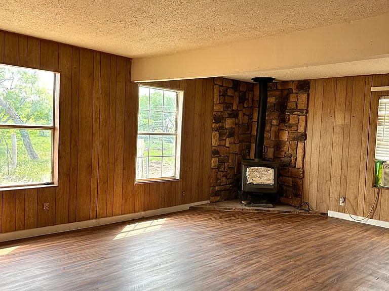 4998 FM 707 — Photo 2