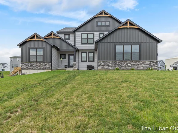 3338 Eagle Peak Dr, Jenison, MI 49428