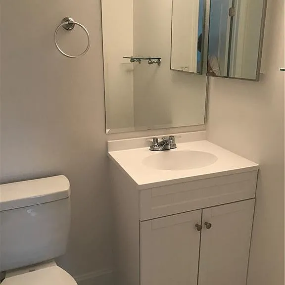 523 Broad Ave S #523 — Photo 9