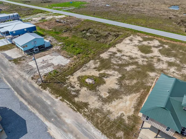 7766 Waterfront Dr, Chauvin, LA 70344