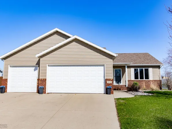 4010 10th St S, Moorhead, MN 56560