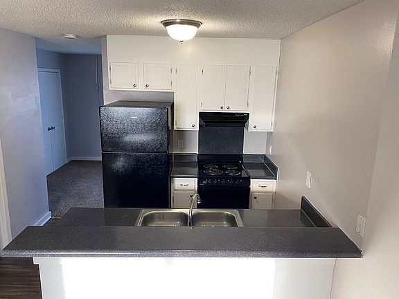 4th image of 1528 S Mebane St #99-0510