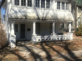 419 E 4th St, Dixon, IL 61021