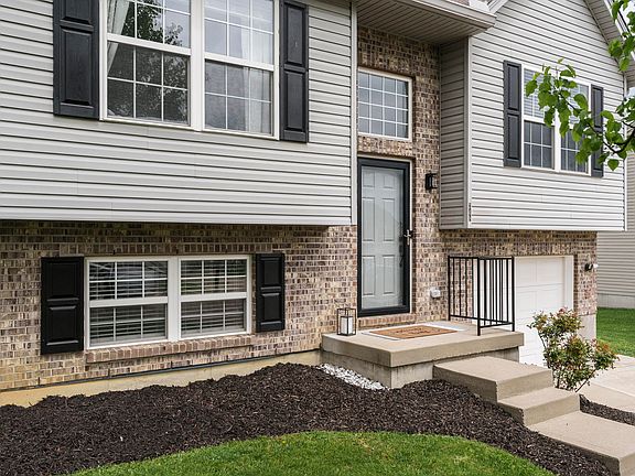 3rd image of 348 Rocky Pointe Ct