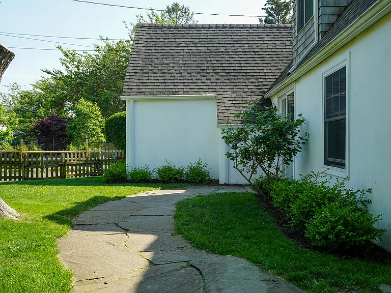 11 S Emden Rd — Photo 33