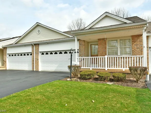8 Eagle Pointe Dr, Cortland, OH 44410