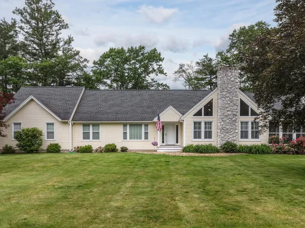 11 Naticook Avenue, Litchfield, NH 03052