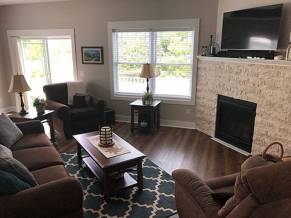 5th image of 4086 Windward Way #9