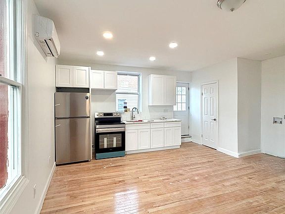 2nd image of 629 E 89th Street