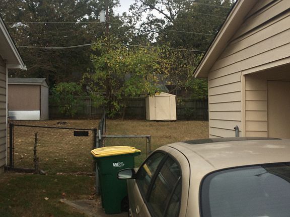 5th image of 7717 Club Ln