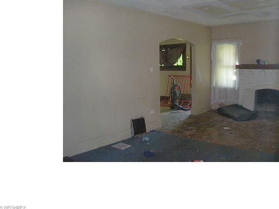 4th image of 541 W Ravenwood Ave
