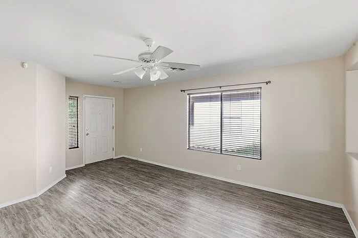 3 bed, 2.0 bath, 1432 sqft, $1,695 — Photo 4