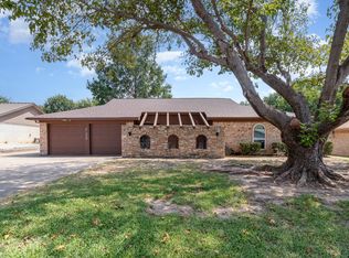 729 Toni Dr, Hurst, TX 76054