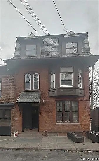 2nd image of 119 S Clark St #B