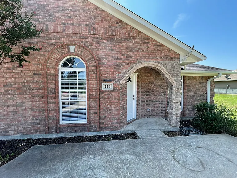 423 W Thomas St — Photo 42