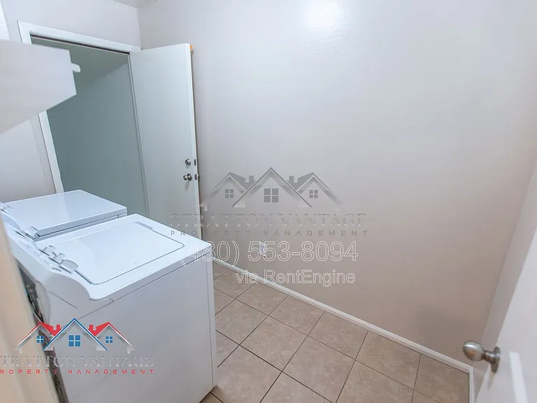 2218 N 77th Dr — Photo 11
