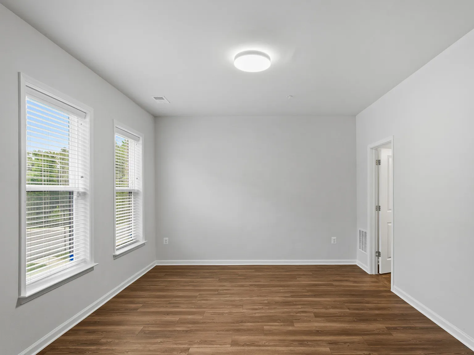 5 bed, 2.5 bath, 2789 sqft, $3,850 — Photo 4