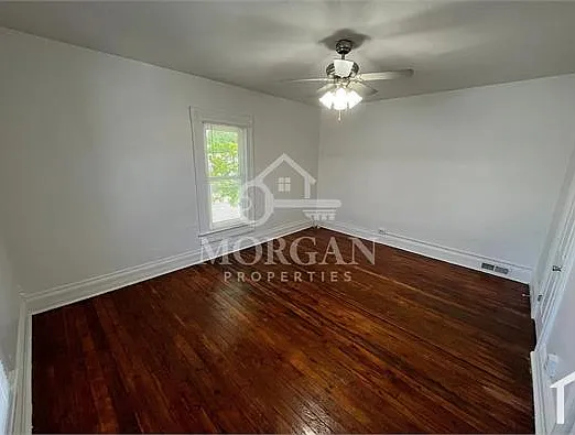 921 W 9th St — Photo 2