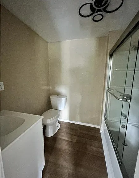 2370 W 23rd St — Photo 9