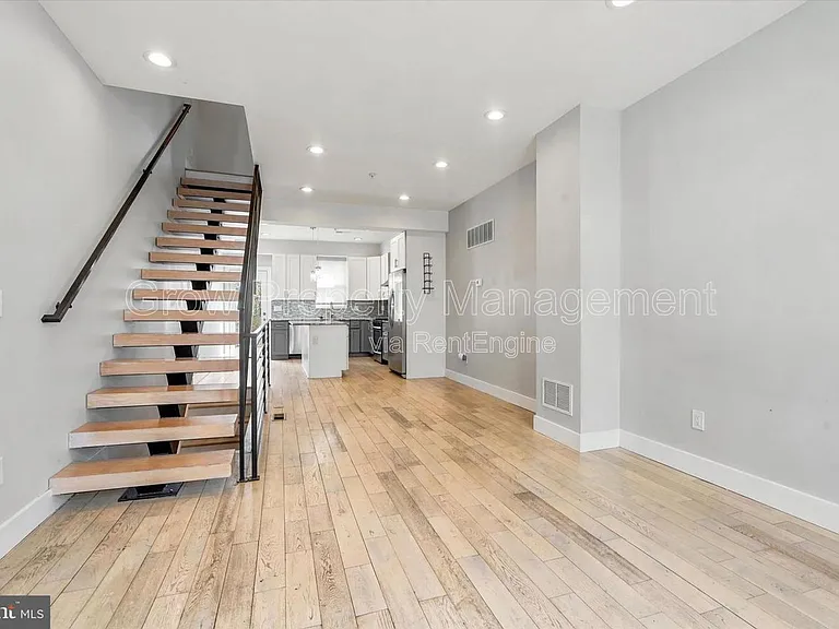 1730 Ingersoll St — Photo 3