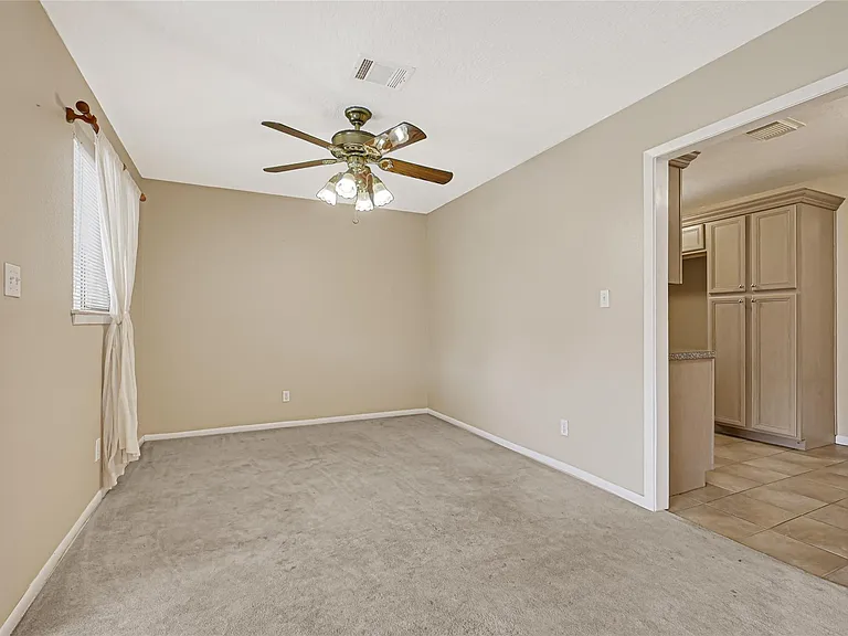3816 Newton Dr — Photo 10