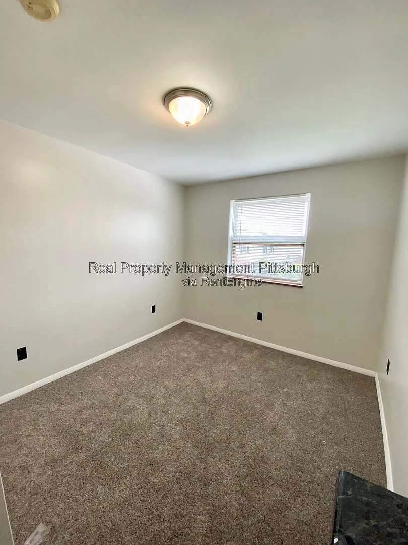 1 bed, 1.0 bath, 750 sqft, $925 — Photo 3