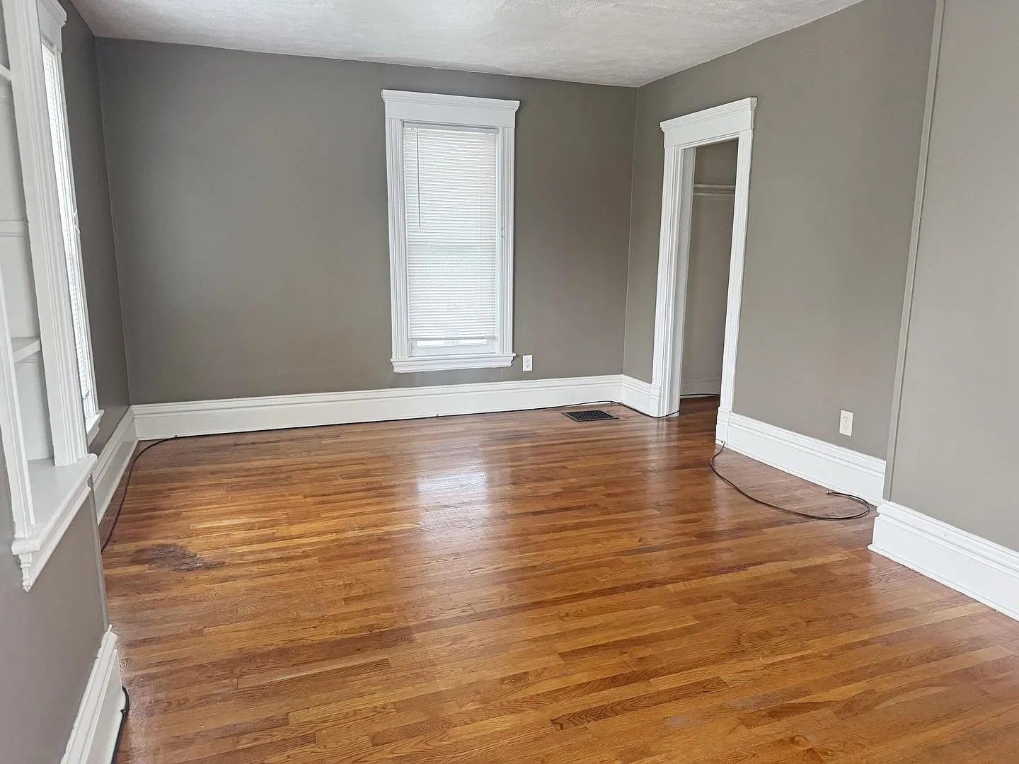 1 bed, 1.0 bath, $1,200 — Photo 3