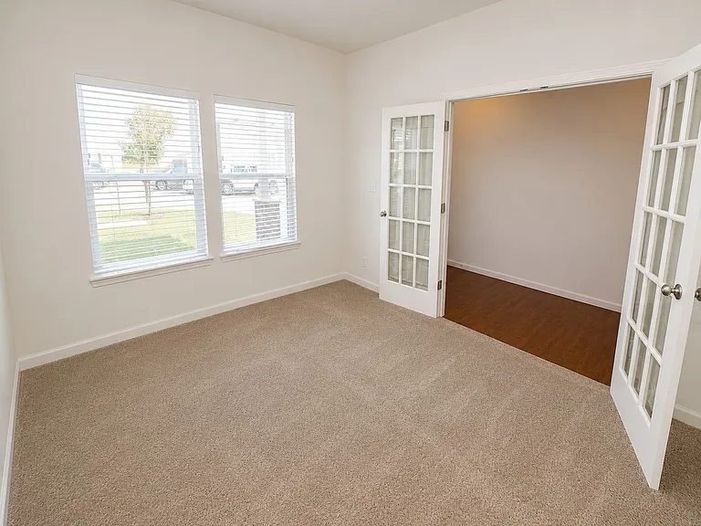 2932 Poinciana Dr — Photo 8