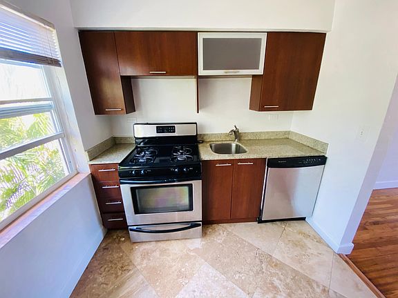 5th image of 7944 Abbott Ave