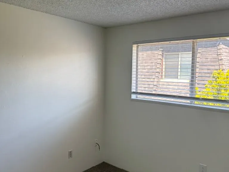 2000 Brookhurst St #27 — Photo 7