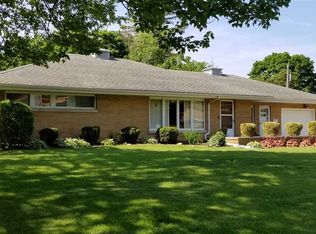 506 W Crestwood Dr, Eureka, IL