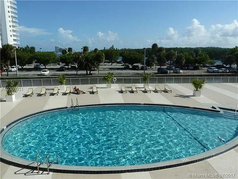 400 Kings Point Dr #1418 — Photo 9