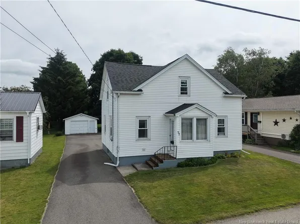 57 Cedar Ave, Sussex, NB E4E 1K6