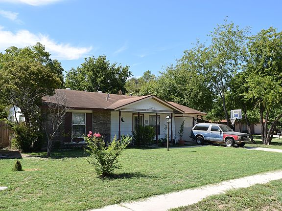 3rd image of 7232 Pebble Creek Dr