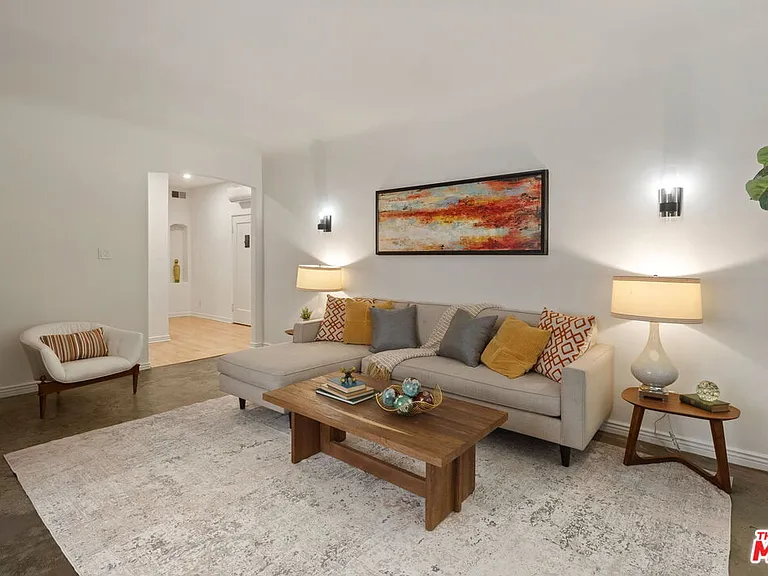 1345 N Hayworth Ave #2 — Photo 8