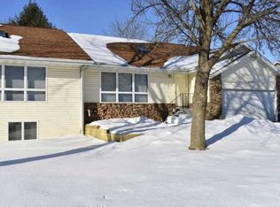 504 Dahl Dr, Deforest, WI 53532