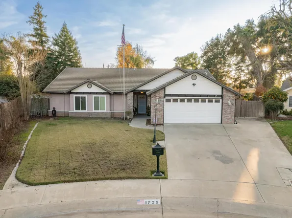 1725 S Bradley Street, Visalia, CA 93292