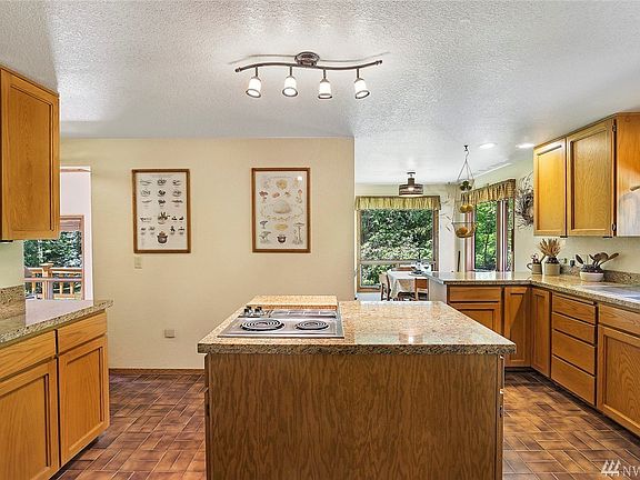 4th image of 3905 205th Dr SE