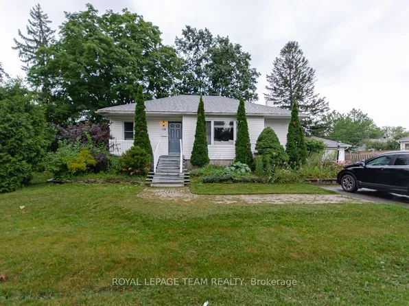114 Withrow Ave, Ottawa, ON K2G 2J7