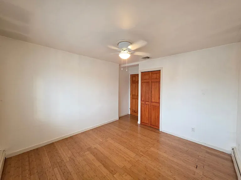 11 Rochelle Pl — Photo 16