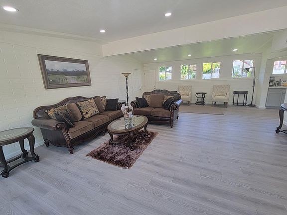 2nd image of 3180 Mountain View Avenue