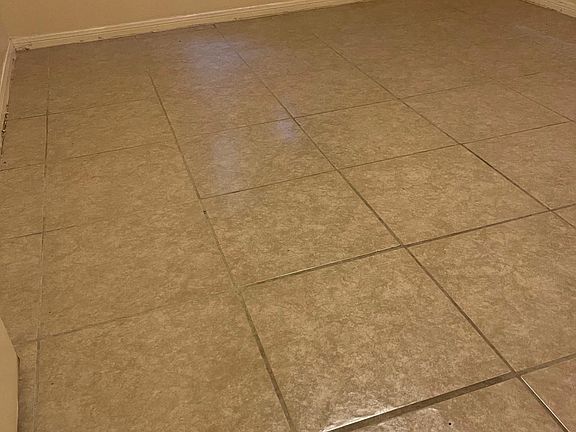 5th image of 9418 Lanewood Dr APT A