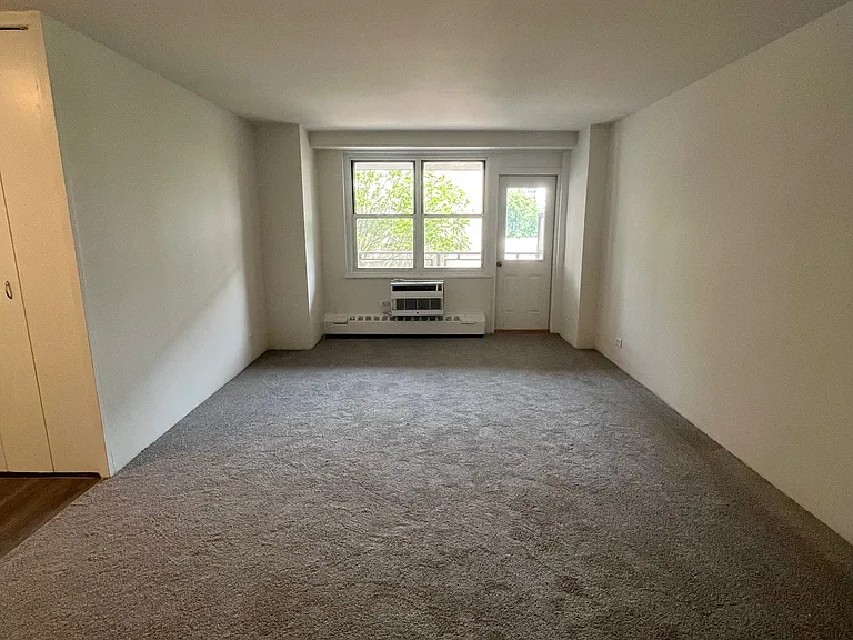 3215 Avenue H #4K — Photo 1