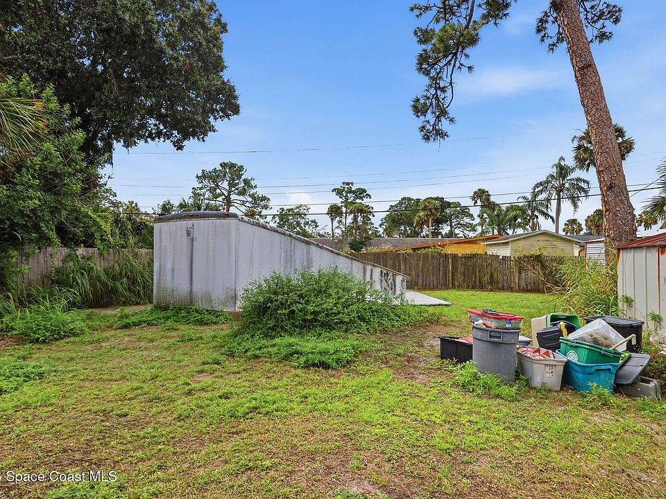 15th image of 1233 Holmes St