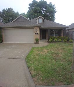 302 E Granada St, Fayetteville, AR, 72703