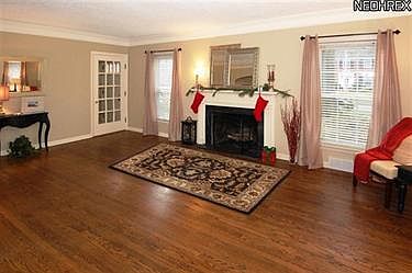 3rd image of 21172 Maplewood Ave