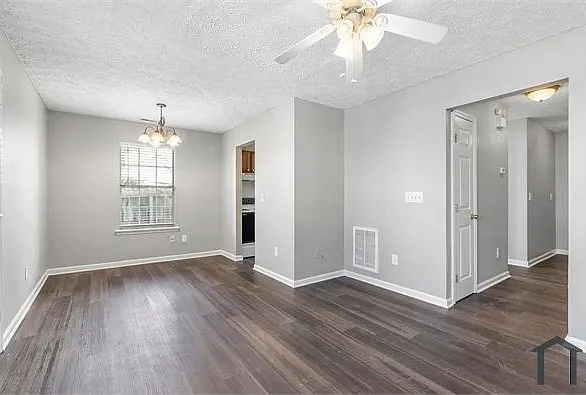 8228 Wynewood Ct — Photo 8