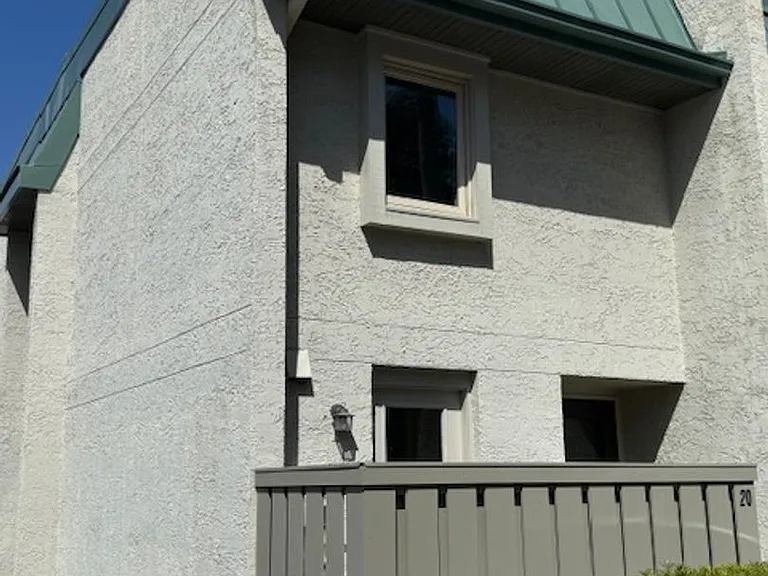 26 S Forest Beach Dr #20 — Photo 2